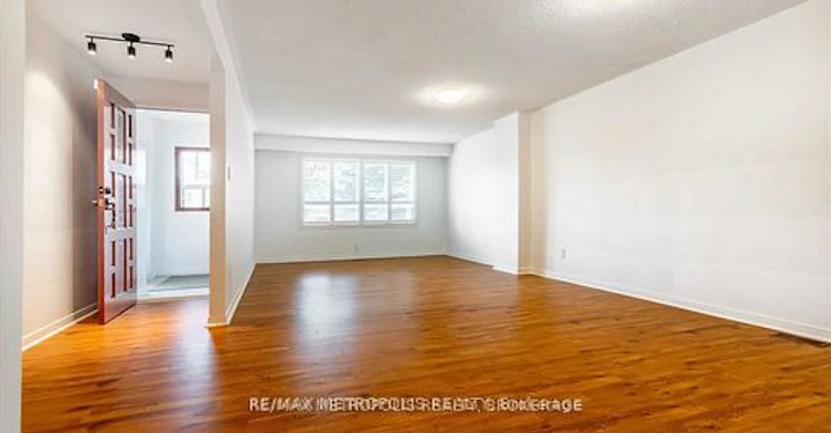 MAIN-6 Jubilee Crescent, Toronto, ON, M9M 1L3 - 4