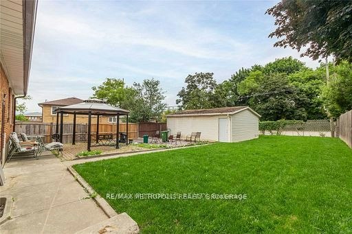 MAIN-6 Jubilee Crescent, Toronto, ON, M9M 1L3 - 14