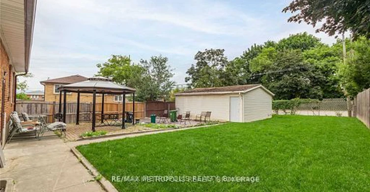 MAIN-6 Jubilee Crescent, Toronto, ON, M9M 1L3 - 14