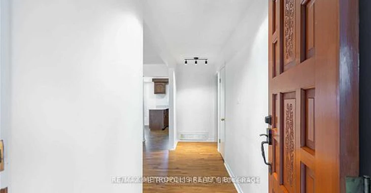 MAIN-6 Jubilee Crescent, Toronto, ON, M9M 1L3 - 3