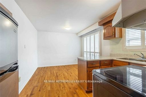 MAIN-6 Jubilee Crescent, Toronto, ON, M9M 1L3 - 8