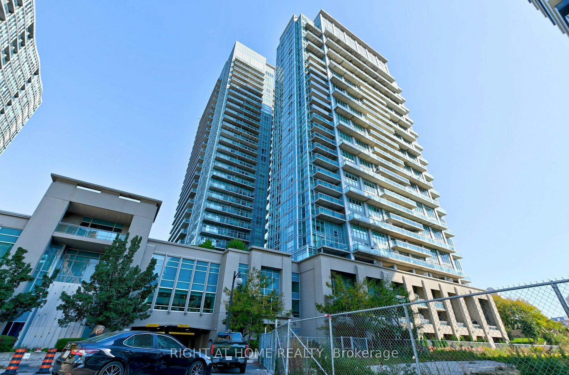 2704-155 Legion Road N, Toronto, ON, M8Y 0A7 - 4