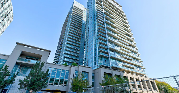 2704-155 Legion Road N, Toronto, ON, M8Y 0A7 - 4