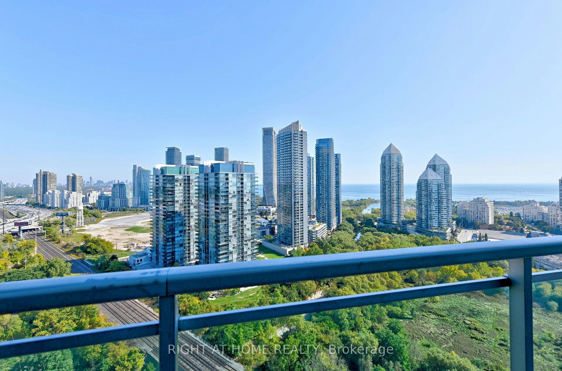2704-155 Legion Road N, Toronto, ON, M8Y 0A7 - 25