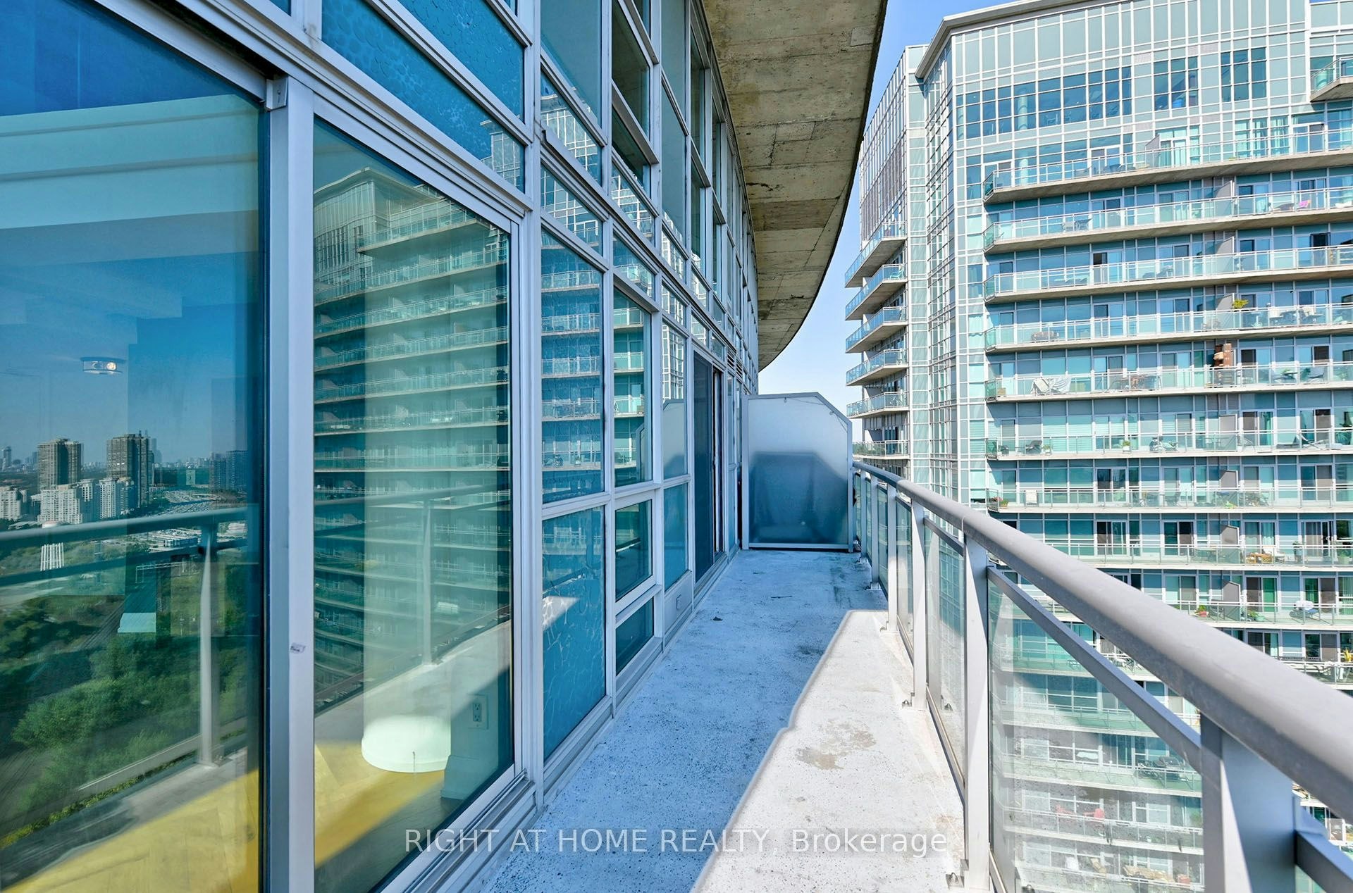 2704-155 Legion Road N, Toronto, ON, M8Y 0A7 - 27