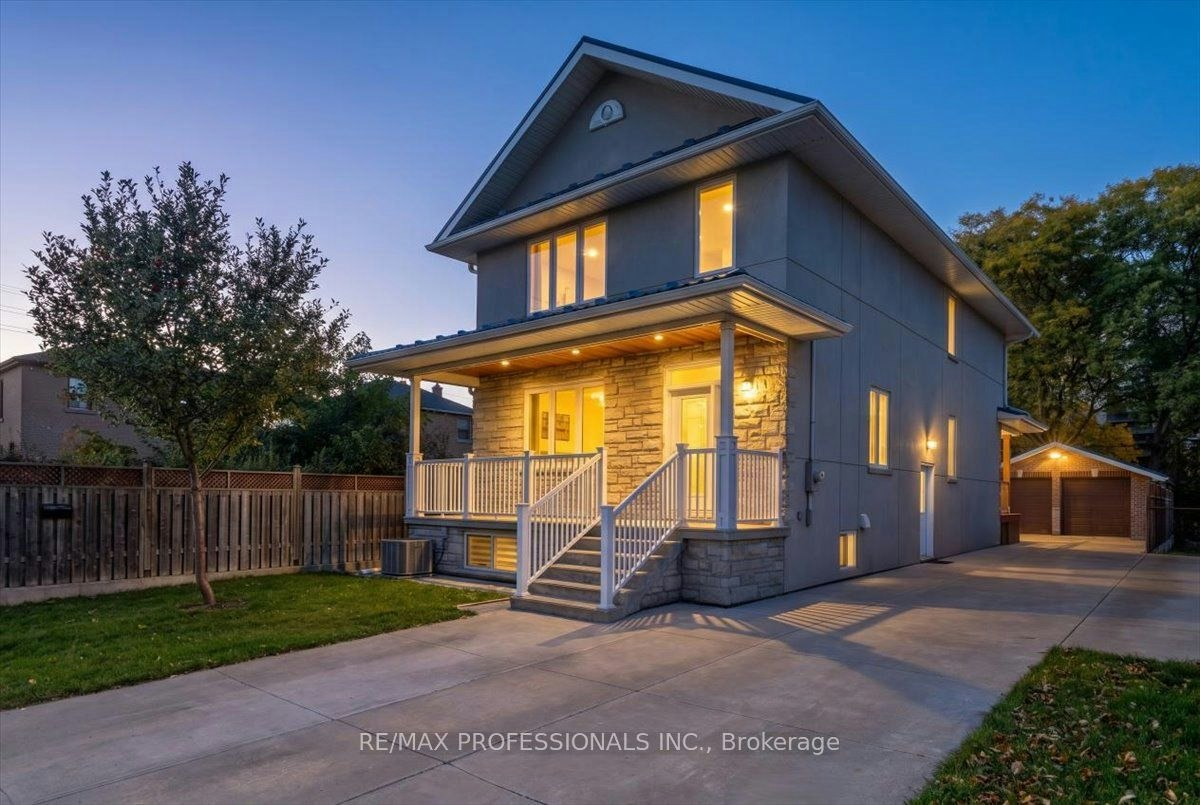 3 Gair Drive, Toronto, ON, M8W 4P2