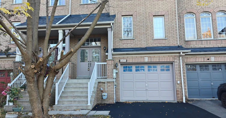 6602 Opera Glass Crescent, Mississauga, ON, L5W 1R8 - 2