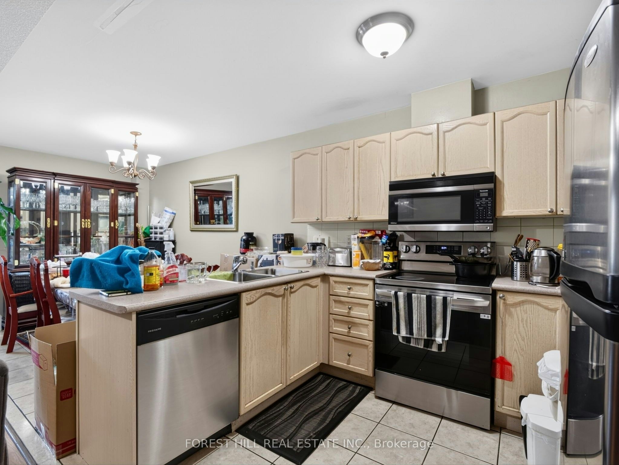16 San Gabriele Place, Toronto, ON, M9L 3A4 - 4