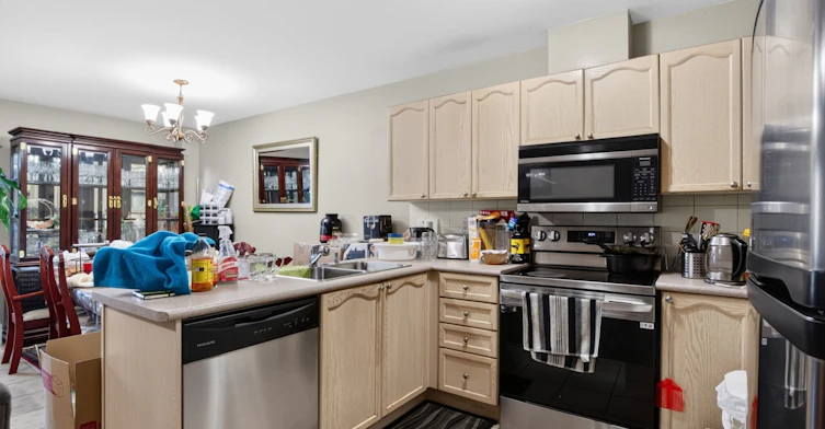 16 San Gabriele Place, Toronto, ON, M9L 3A4 - 4