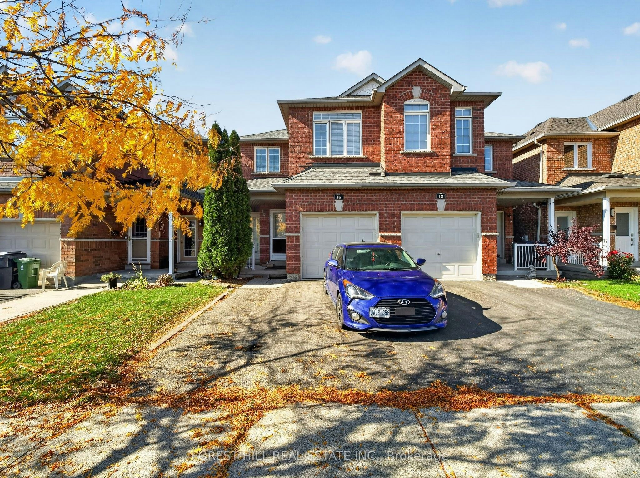 16 San Gabriele Place, Toronto, ON, M9L 3A4