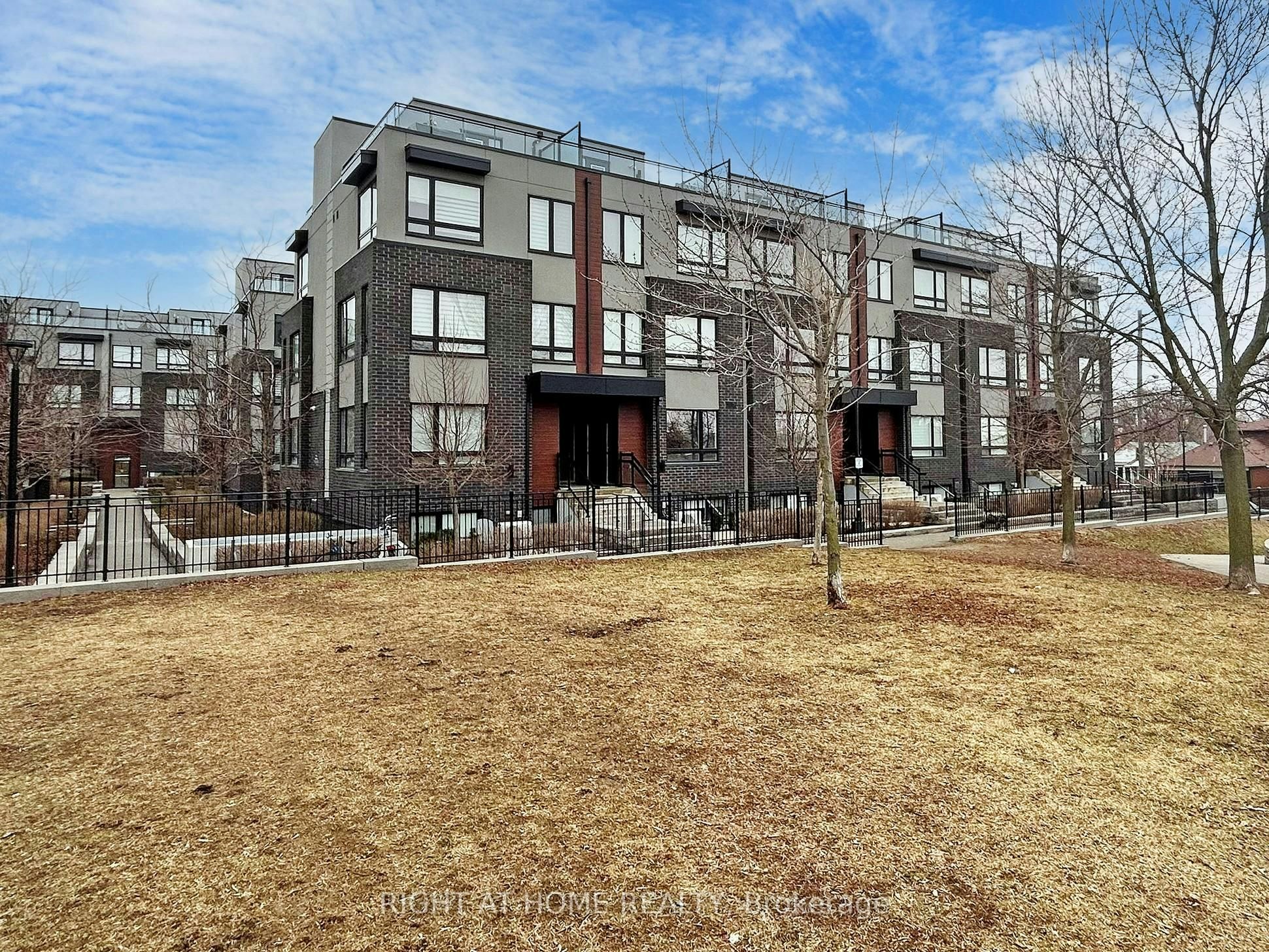 201-1100 Briar Hill Avenue, Toronto, ON, M6B 1M7 - 24