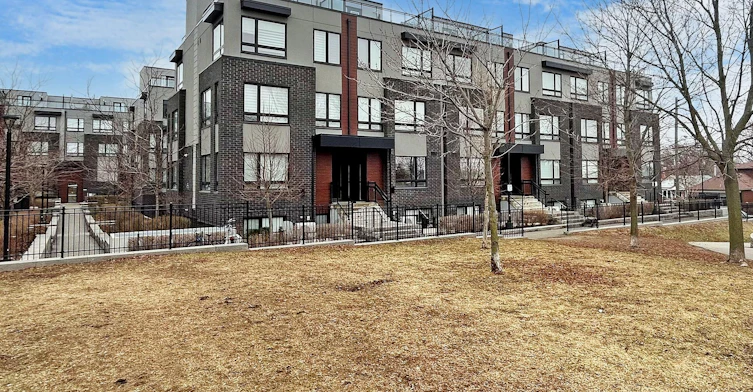 201-1100 Briar Hill Avenue, Toronto, ON, M6B 1M7 - 24