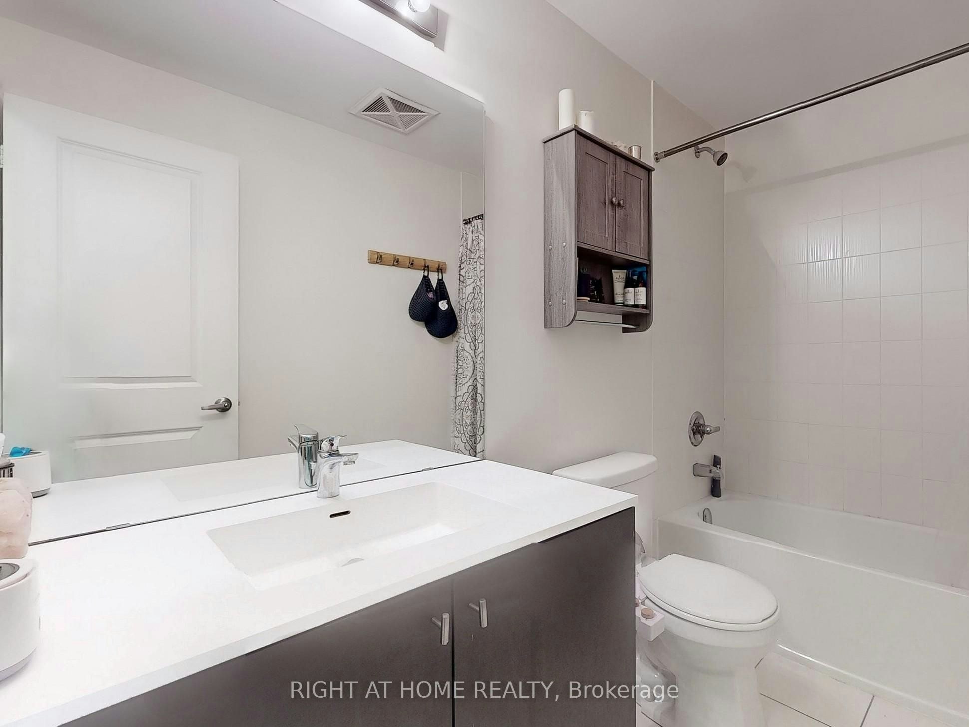 201-1100 Briar Hill Avenue, Toronto, ON, M6B 1M7 - 19