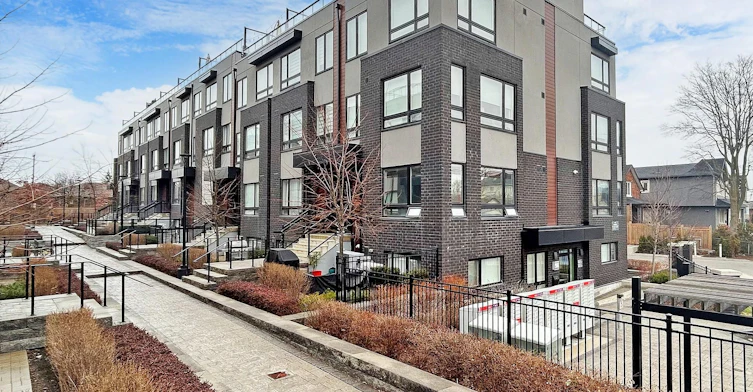 201-1100 Briar Hill Avenue, Toronto, ON, M6B 1M7 - 27