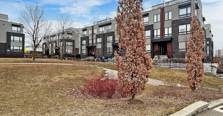 201-1100 Briar Hill Avenue, Toronto, ON, M6B 1M7 - 25