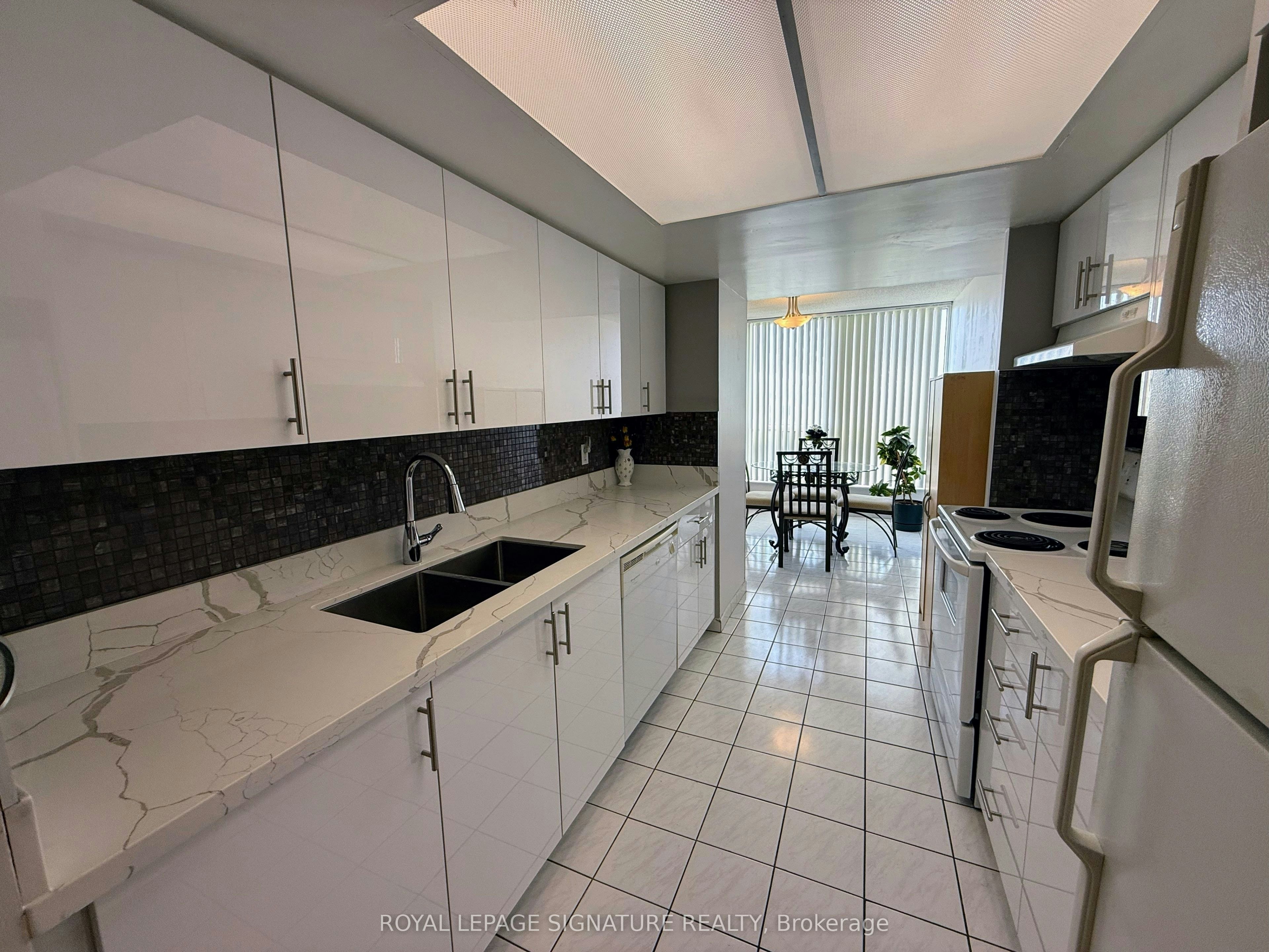 407-3 Rowntree Road, Toronto, ON, M9V 5G8 - 4