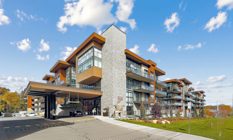 404-1575 Lakeshore Road W