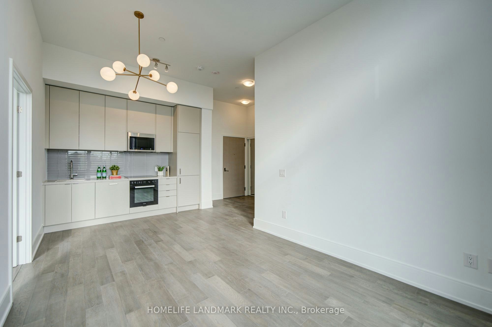213-2450 Bloor Street W, Toronto, ON, M6S 0A9 - 8