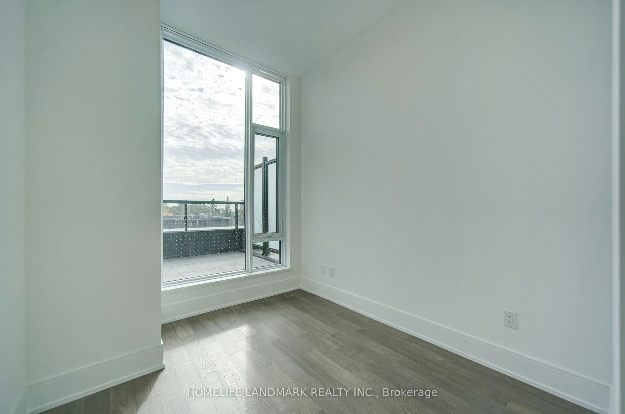 213-2450 Bloor Street W, Toronto, ON, M6S 0A9 - 18