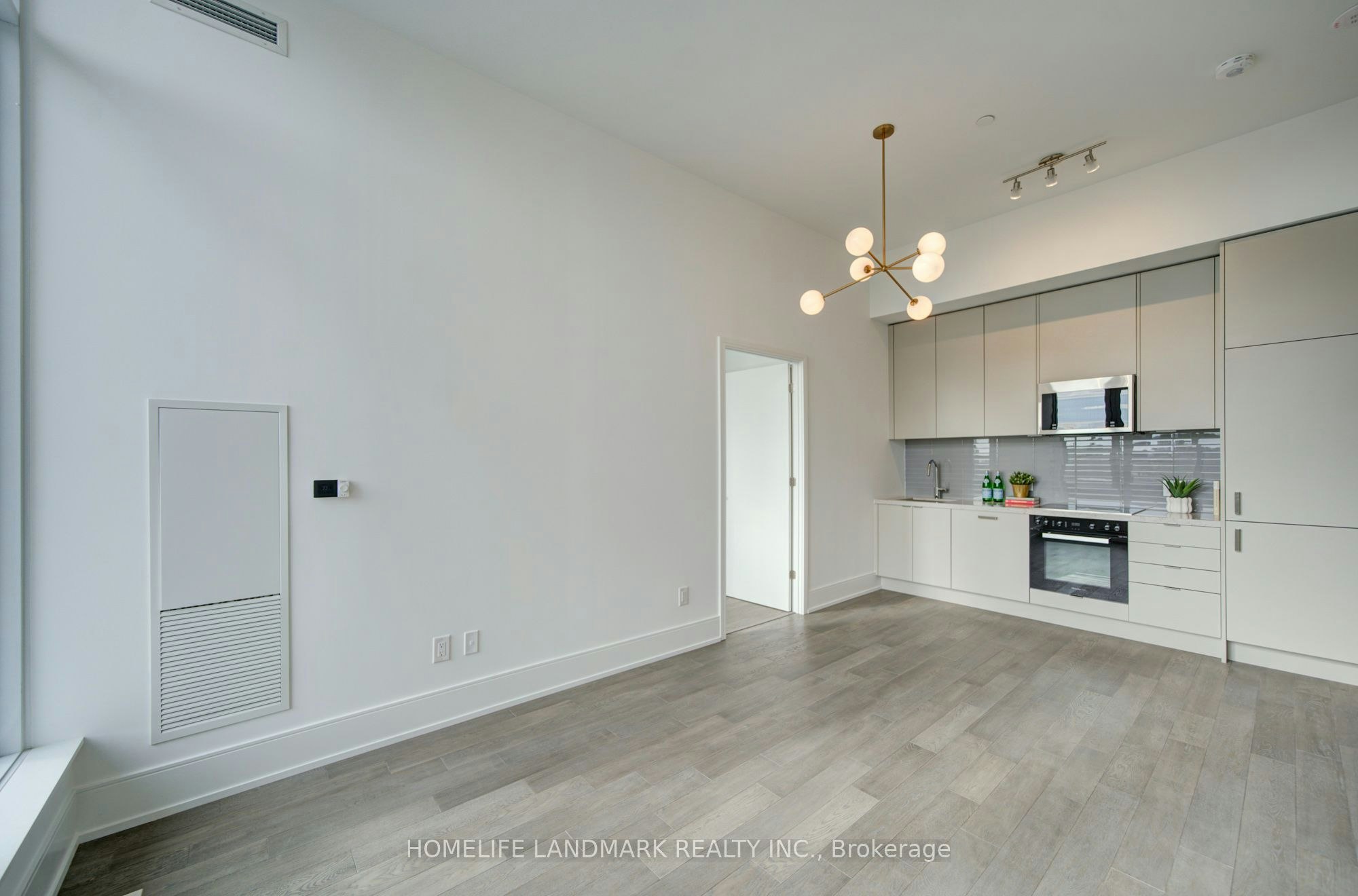 213-2450 Bloor Street W, Toronto, ON, M6S 0A9 - 7