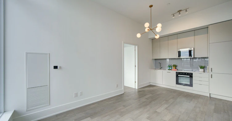 213-2450 Bloor Street W, Toronto, ON, M6S 0A9 - 7
