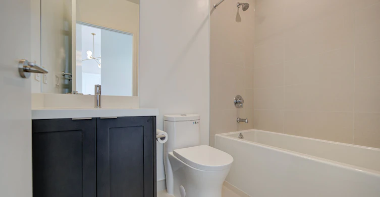 213-2450 Bloor Street W, Toronto, ON, M6S 0A9 - 11