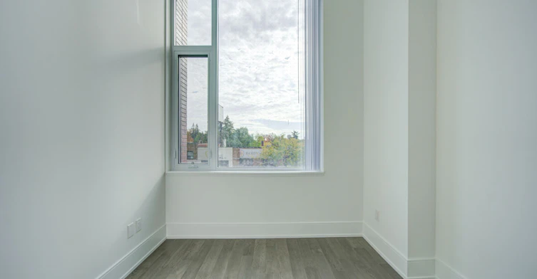 213-2450 Bloor Street W, Toronto, ON, M6S 0A9 - 13