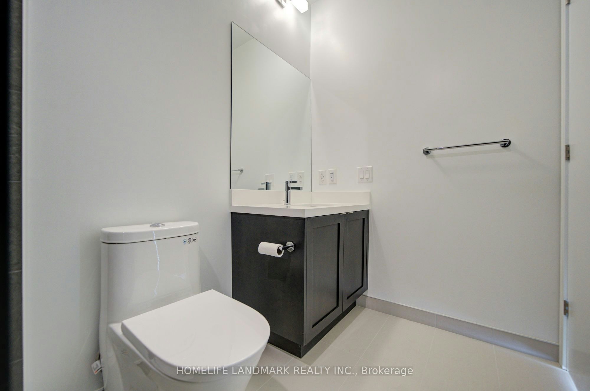 213-2450 Bloor Street W, Toronto, ON, M6S 0A9 - 23
