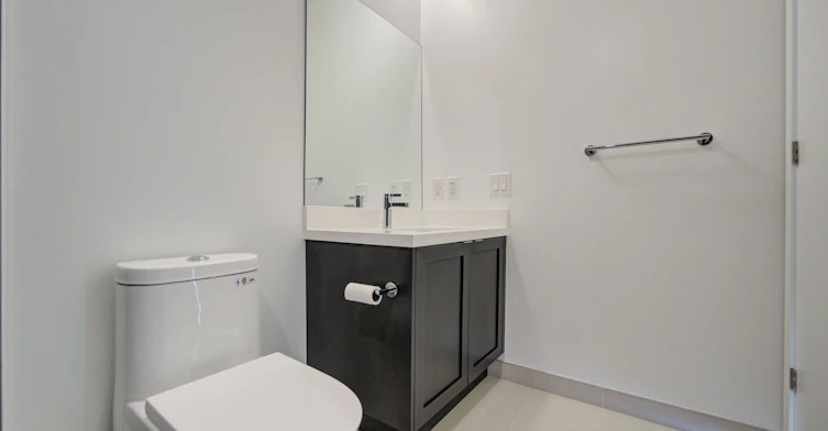 213-2450 Bloor Street W, Toronto, ON, M6S 0A9 - 23