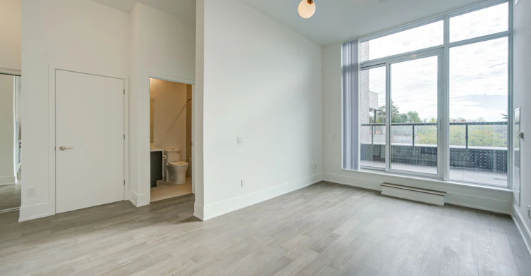 213-2450 Bloor Street W, Toronto, ON, M6S 0A9 - 6
