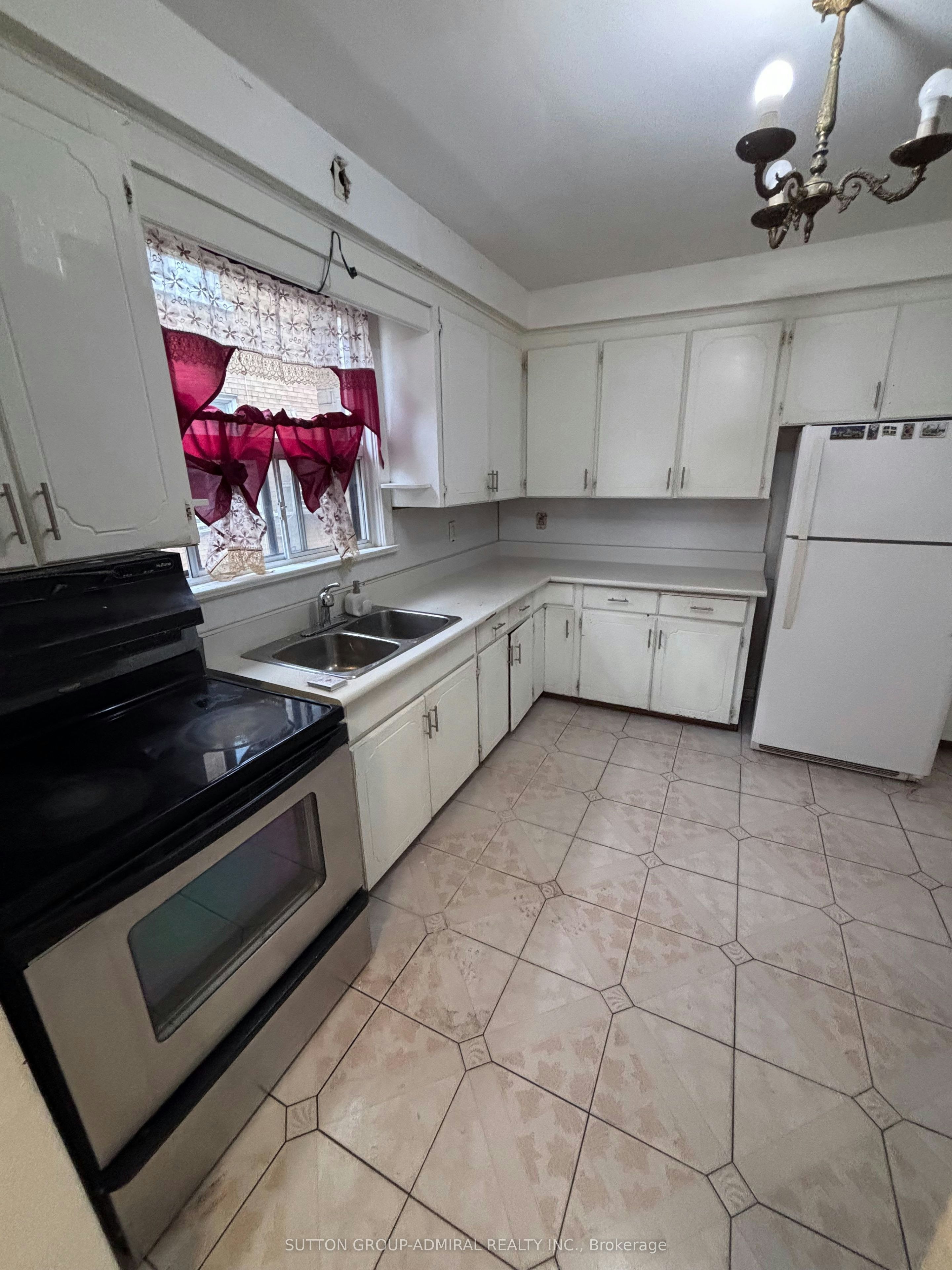 Unit 2-7 Elway Court, Toronto, ON, M6B 2N7 - 10