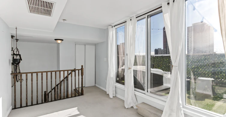 209-20 Foundry Avenue, Toronto, ON, M6H 4L1