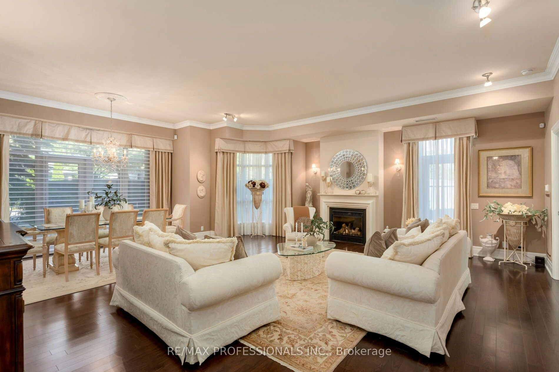 108-9 Burnhamthorpe Crescent, Toronto, ON, M9A 1G4