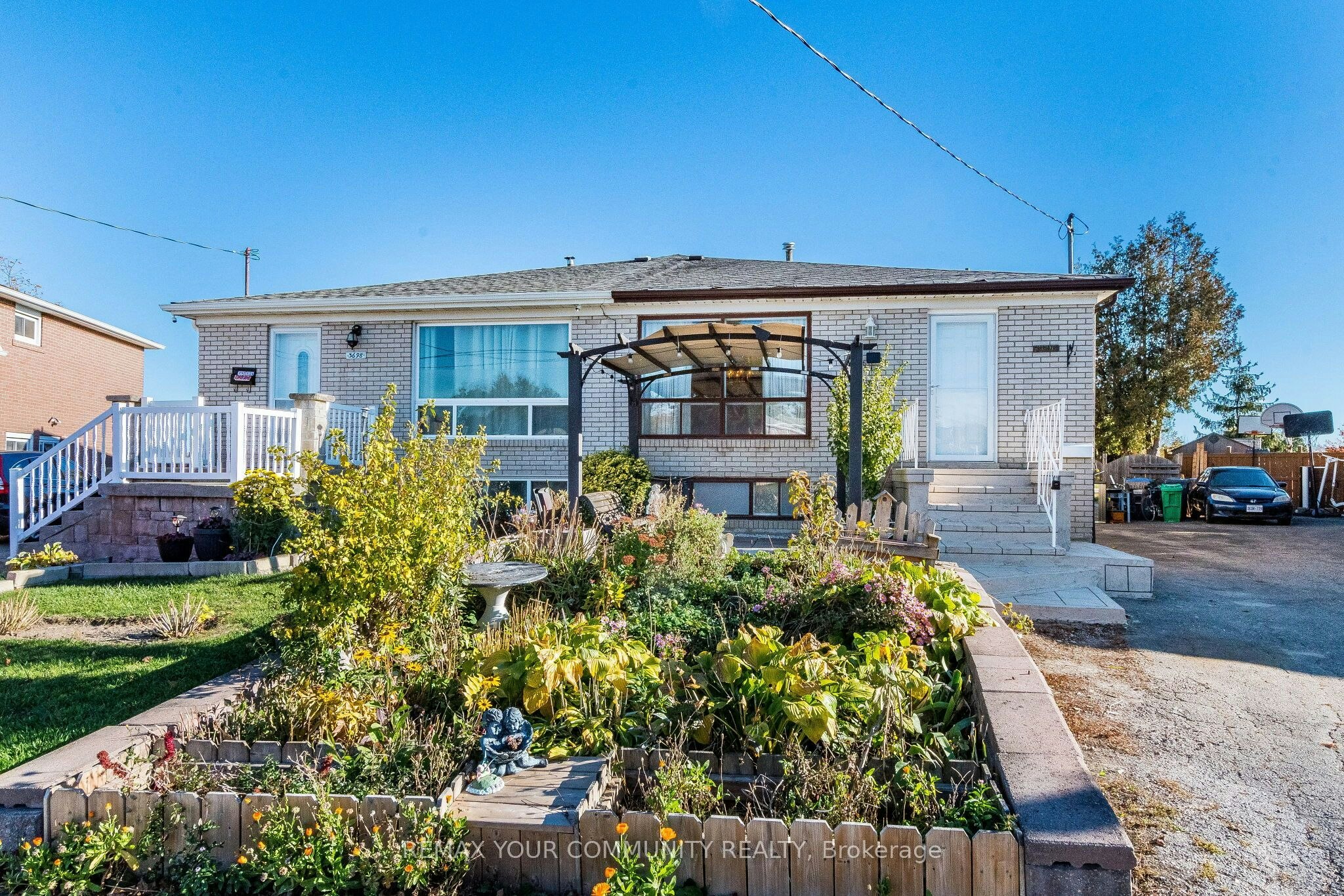 3696 Woodruff Crescent, Mississauga, ON, L4T 1T9