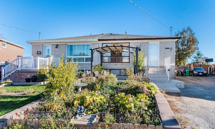3696 Woodruff Crescent