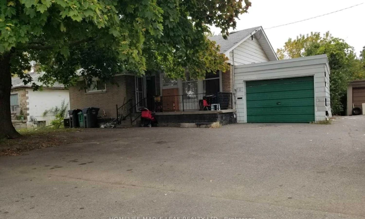 11 Mclaughlin Road N