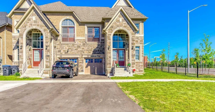 Upper-90 Dolobram Trail, Brampton, ON, L7A 4Y4