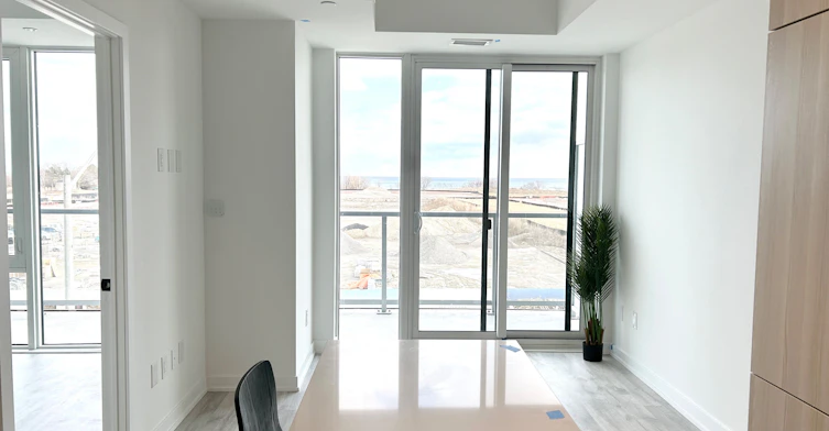 320-220 Missinnihe Way, Mississauga, ON, L5H 0A9 - 3