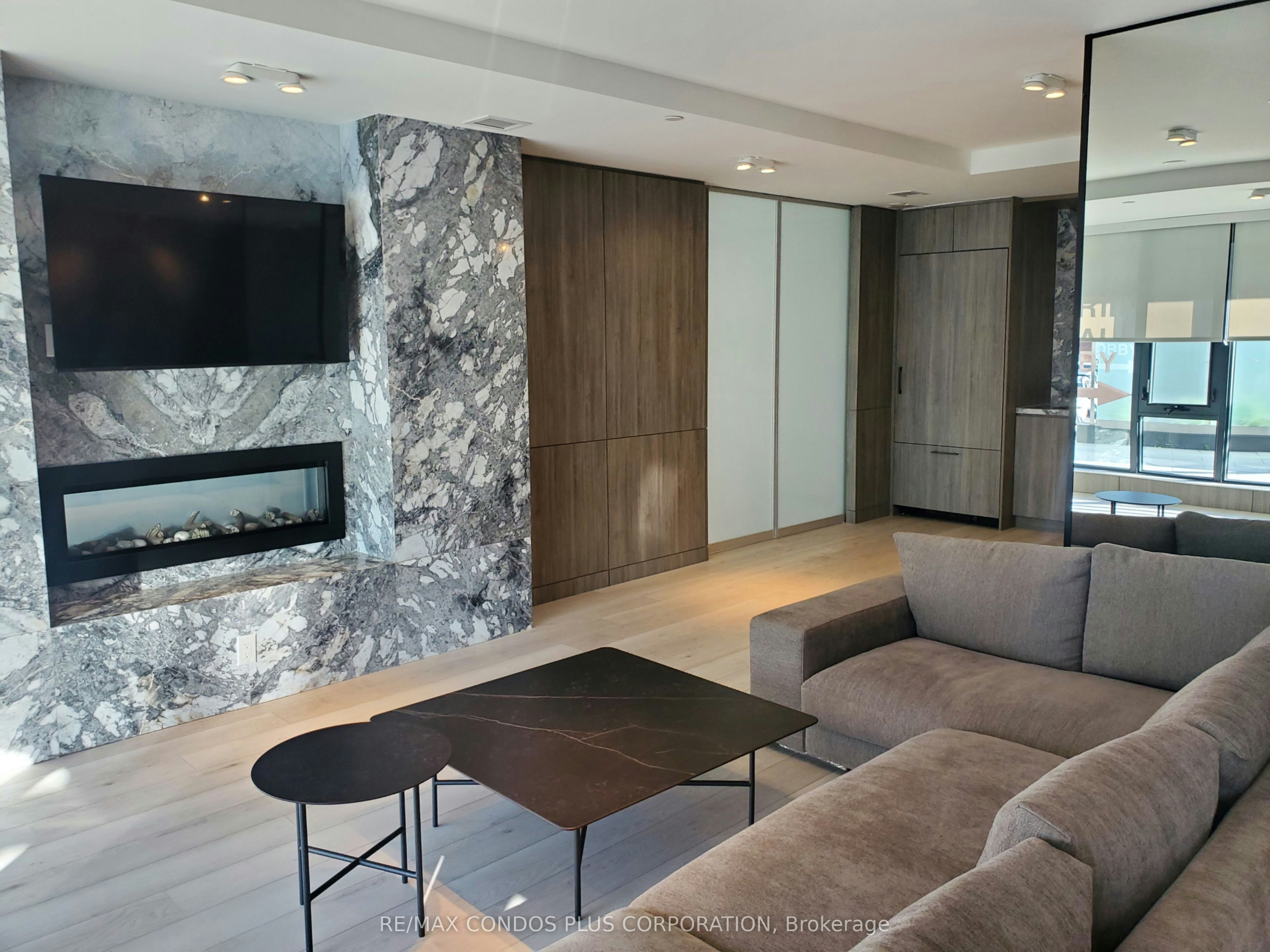 320-220 Missinnihe Way, Mississauga, ON, L5H 0A9 - 14