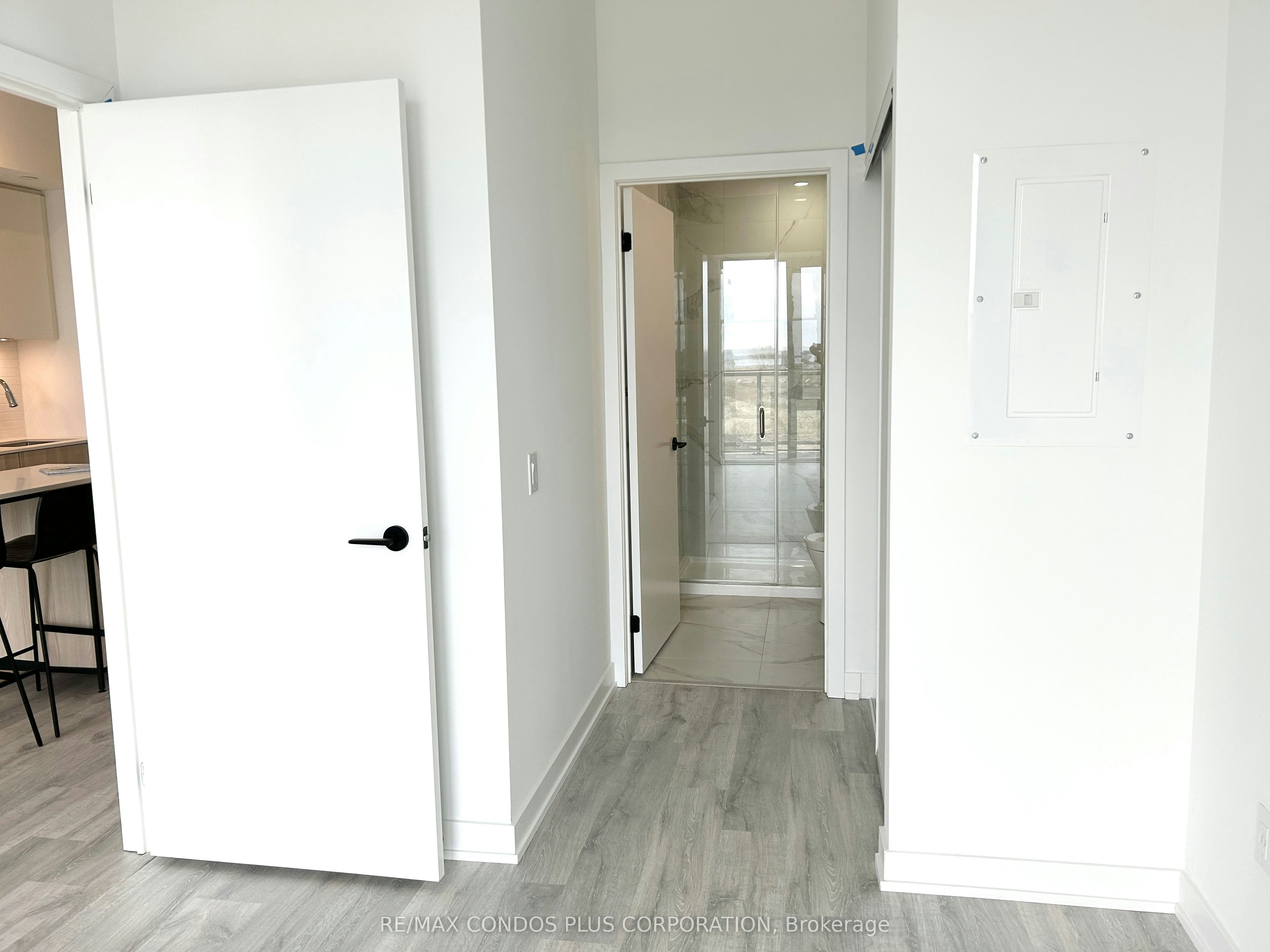 320-220 Missinnihe Way, Mississauga, ON, L5H 0A9 - 8