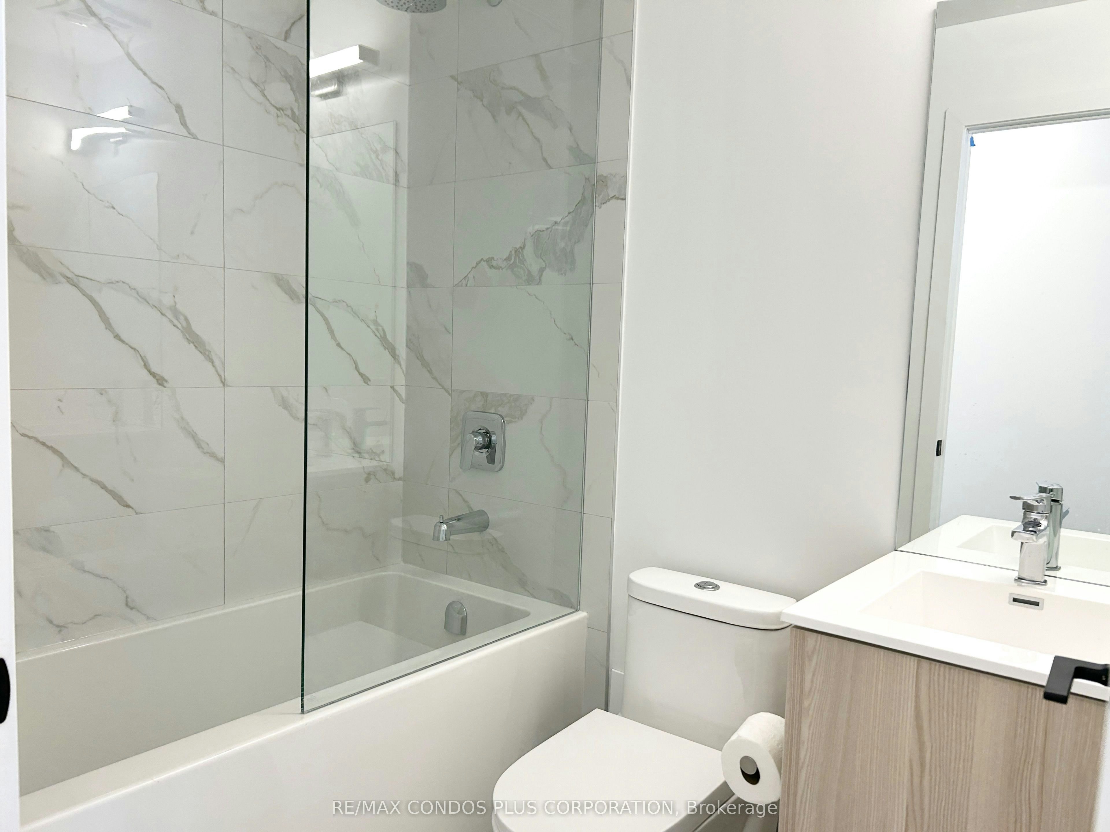 320-220 Missinnihe Way, Mississauga, ON, L5H 0A9 - 10