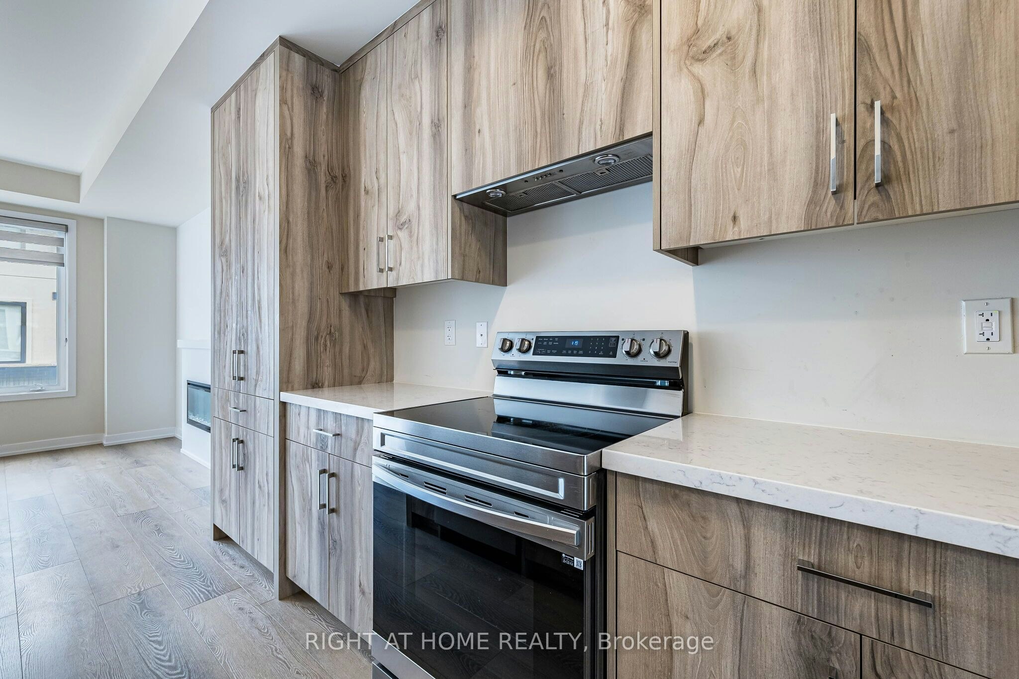 1330 Shevchenko Boulevard, Oakville, ON, L6M 5R4 - 6