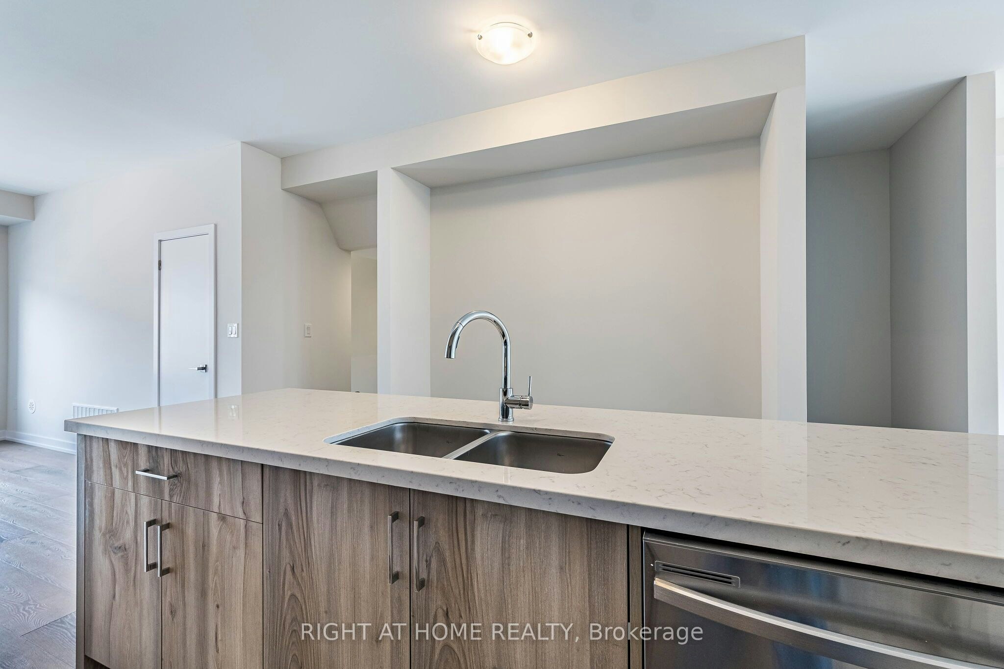 1330 Shevchenko Boulevard, Oakville, ON, L6M 5R4 - 7