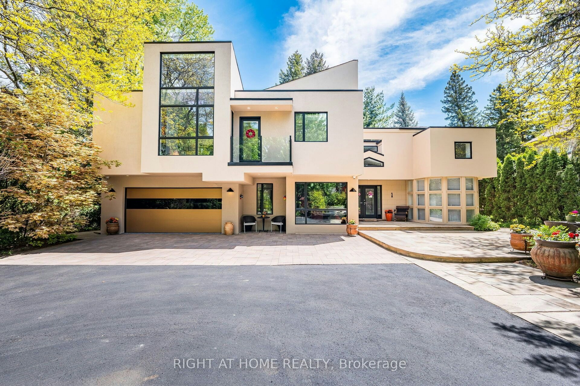 1 Friars Lane, Toronto, ON, M9A 1T6 - 2