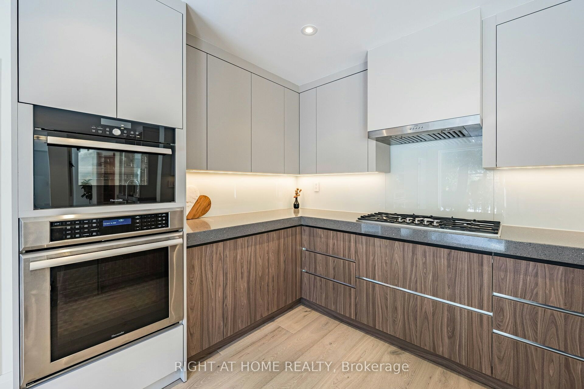 1 Friars Lane, Toronto, ON, M9A 1T6 - 14