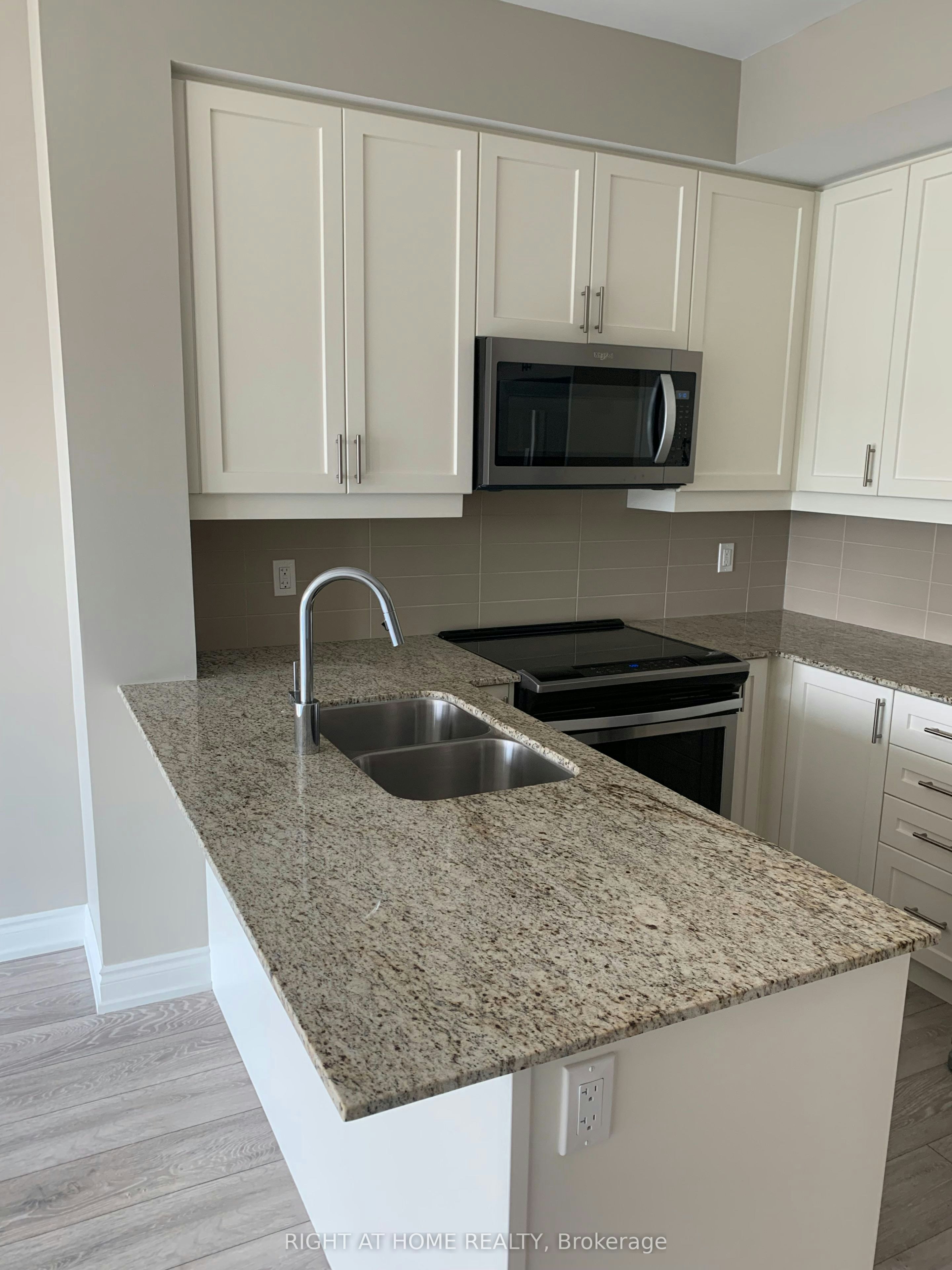 309-1050 Main Street E, Milton, ON, L9T 6H7 - 4
