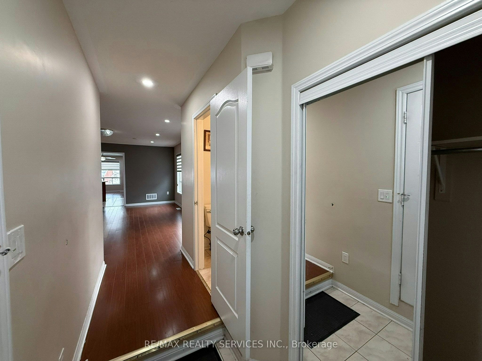 20 Murphy Road, Brampton, ON, L6S 6L2 - 6