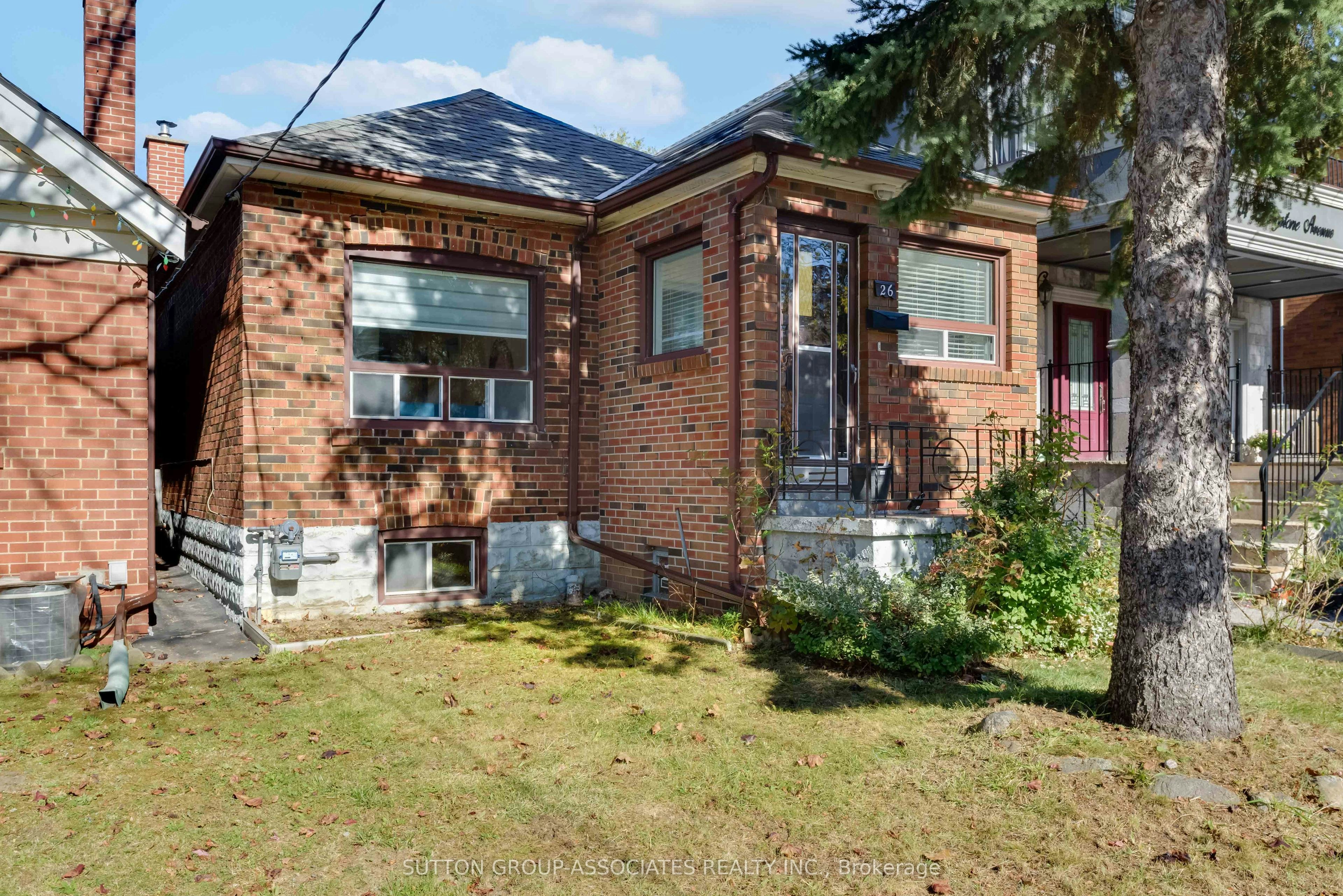 26 Livingstone Avenue, Toronto, ON, M6E 2L8
