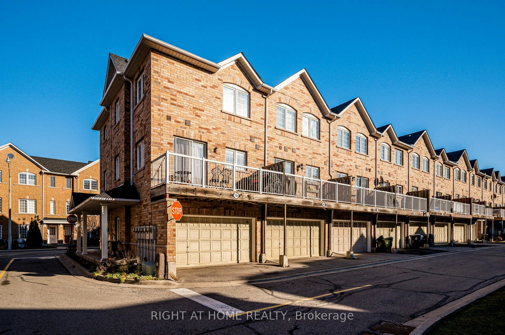70 Birdstone Crescent, Toronto, ON, M6N 5H5 - 30