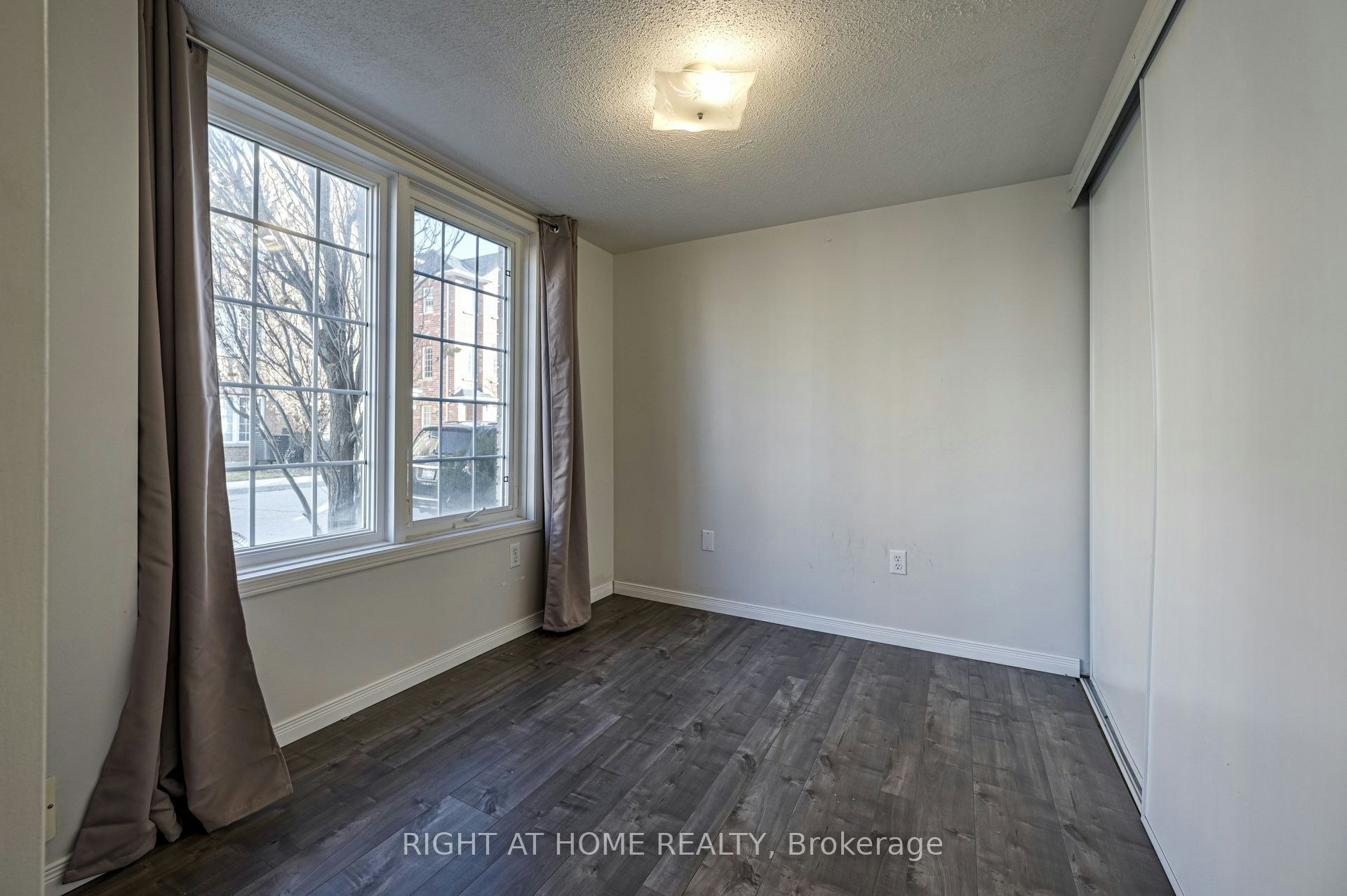 70 Birdstone Crescent, Toronto, ON, M6N 5H5 - 4